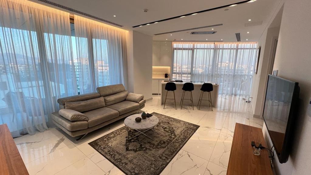 360 Nicosia - 1 Bedroom Luxurious Residence Exterior foto