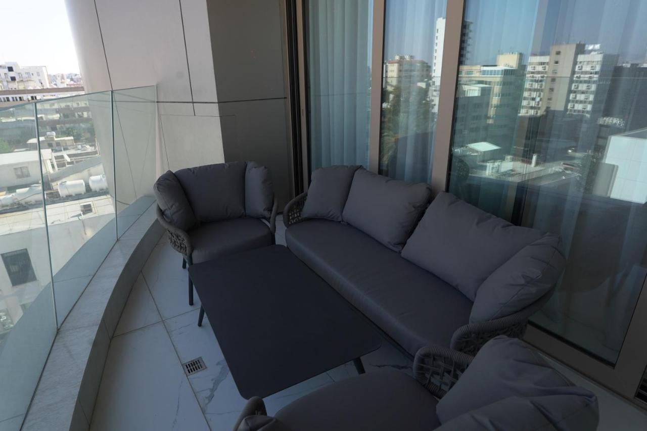 360 Nicosia - 1 Bedroom Luxurious Residence Exterior foto
